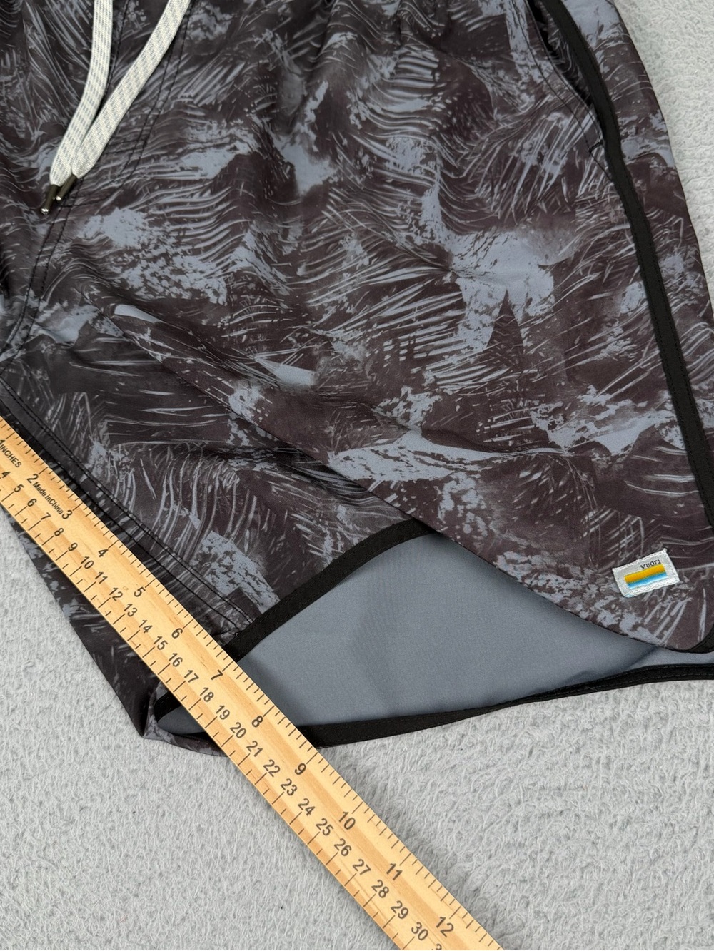 Vuori Banks Shorts Men XXL Charcoal 7'' Unlined Drawstrings Performance Athletic - Picture 6 of 11